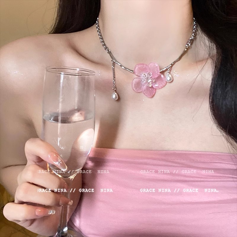 O1CN010fVCeN2KtjBQQCzLh_2580729615-0-cib Dây chuyền xương đòn hoa hồng ngọt ngào sang trọng, dây chuyền cùng kiểu hot trên mạng khí chất dễ phối, Dây Chuyền xương đòn Tua Rua Nữ - Ảnh 1