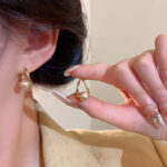 Hoa tai đính ngọc trai Champagne đơn giản cao cấp sang trọng nhẹ Hoa Tai Hoa Tai cùng kiểu quý cô khí chất dễ phối