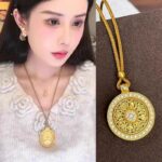 Phương pháp cổ đại mới của Trung Quốc có thể xoay tám kho báu la bàn Mặt dây chuyền vòng cổ nữ dây chuyền dệt vòng hạt chuyển Áo len dài dây chuyền Áo len