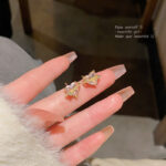 Bông tai Zircon tình yêu màu hồng tinh tế kim bạc S925 sang trọng nhẹ nhàng dành cho người nhỏ