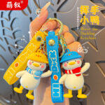 Dễ thương vẫy tay vịt con móc chìa khóa xe hơi búp bê hoạt hình Móc chìa Khóa Cặp Đôi túi đi học Mặt dây chuyền Quà Tặng Tinh tế bán buôn