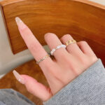 Nhẫn ngọc trai khí chất dễ phối mẫu mới Hàn Quốc cho nữ nhẫn ngón trỏ rỗng có thể điều chỉnh mở thời trang Instagram bán buôn