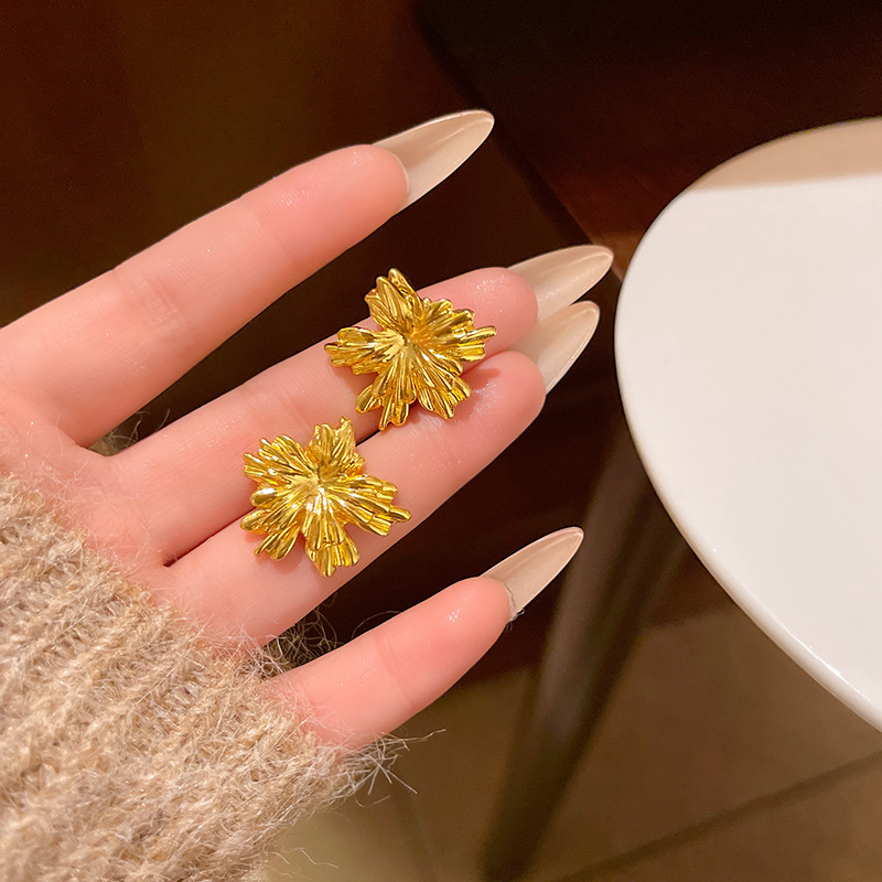 O1CN01EgkLEF2KtjBJiRgrr_2580729615-0-cib Hoa tai hoa vàng cổ điển kiểu hot xuyên biên giới nữ trang sức hoa tai hoa hướng dương đơn giản cao cấp sang trọng nhẹ nhàng - Ảnh 1