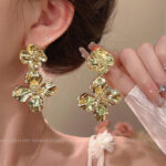 Hoa Tai Hoa Tai Hoa rỗng cảm giác kim loại kiểu Âu Mỹ kim loại bạc S925 hoa tai phong cách lạnh lùng khí chất dễ phối sành điệu Instagram cho nữ