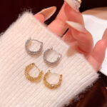 Hoa tai bạc vỡ hình chữ C siêu lấp lánh sang trọng cho nữ Bông tai cảm giác cao cấp khí chất dễ phối đồ trang sức bán buôn Hoa tai nổi tiếng trên mạng