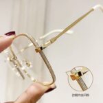 Kính chống ánh sáng xanh gọng lớn kính nữ có độ kính sinh viên Gương phẳng gọng kim loại nổi tiếng Mạng mặt to tôn dáng gầy