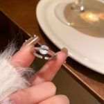 Sang trọng nhẹ nhàng, thông minh thích hợp bao quanh hành tinh Nhẫn Zircon nữ đơn giản đơn giản Nhẫn ngón trỏ Nhẫn mở nổi tiếng trên mạng bán buôn