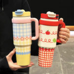 Cốc tấn cánh đồng hoa đập thình thịch Cốc giữ nhiệt xe hơi dung tích lớn cốc nước đá ống hút bé gái cốc nước inox mẫu mới