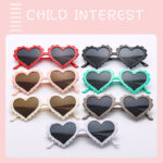 Kính râm che nắng cá tính thời trang trẻ em hình trái tim mới 2025