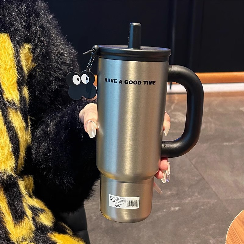 O1CN01Tj5bBS1Zs5raJPg7y_2215924603249-0-cib Cốc giữ nhiệt Big Mac cho nữ 2025 cốc nước có giá trị cao mẫu mới cốc hút ống cho nữ cốc nước dung tích lớn có thể tùy chỉnh - Ảnh 1