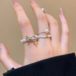 Nhẫn Nhẫn đơn giản đơn giản sang trọng dành cho phụ nữ nhẫn ngón trỏ ngọc trai có thể điều chỉnh mở cho phụ nữ nhẫn cùng kiểu nổi tiếng trên mạng cao cấp