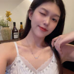 Vòng cổ bằng thép titan Galaxy lãng mạn ít người sang trọng, dây chuyền xương đòn ngôi sao thiết kế cao cấp sành điệu Instagram cho nữ, Dây chuyền cổ nổi tiếng trên mạng