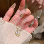 Vòng cổ ngọc trai không quy tắc Baroque cổ điển kiểu Pháp Vòng cổ xương đòn nổi tiếng trên mạng khí chất thời trang mẫu mới 2025 năm