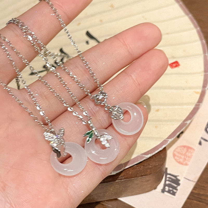 O1CN01jijQWk2Ktj7zY3VZJ_2580729615-0-cib Vòng cổ khóa an toàn Ruyi cổ điển phong cách Trung Quốc mới, Dây Chuyền xương đòn cao cấp sang trọng nhẹ nhàng cho nữ, Dây chuyền cổ giả Chalcedony cùng kiểu trên mạng - Ảnh 1