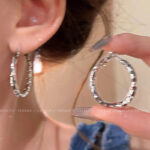 Bông tai vòng tròn đơn giản phong cách hot girl ngọt ngào, bông tai vòng tròn lớn phóng đại phong cách kim loại lạnh lùng cho nữ trang sức Tai Hot trên mạng