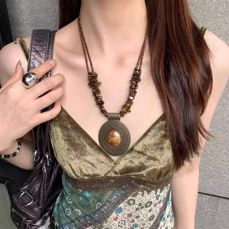 O1CN01lIIdCA2KtjFvDuktU_2580729615-0-cib Vòng cổ mặt dây chuyền đĩa đính hạt ngọc lam công nghiệp nặng cổ điển, Dây Chuyền xương đòn chạm khắc phong cách dân tộc Bohemian Nữ, Dây chuyền cổ trang - Ảnh 1
