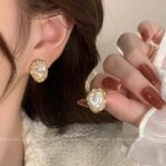 Bông tai ngọc trai cổ điển cao cấp sang trọng nhẹ Hoa tai hình học không đều cho nữ Bông tai khí chất kết hợp bán buôn