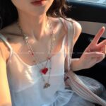 Phim Hoạt Hình Dễ Thương Trái Tim đào kết cườm Mặt Dây Chuyền Vòng cổ nữ dopamine màu dài có thể điều chỉnh dây chuyền Áo len Phụ kiện kết hợp