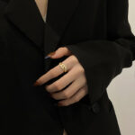 Châu Âu và Mỹ thời trang retro kết cấu cảm giác trái tim dây chuyền hình trái tim Nhẫn kim cương thiết kế khí chất cá tính nhẫn phụ nữ xu hướng