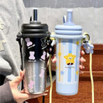 Cốc giữ nhiệt ống hút, cốc nước dung tích lớn có dây đeo 2024 kiểu mới có giá trị cao cho bé gái, Cốc trẻ em dễ thương