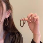 Bông tai vòng nhung họa tiết da báo phong cách Hồng Kông cổ điển cho nữ Bông tai khí chất cao cấp bông tai vòng trơn hot girl cá tính