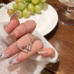 Vòng cổ bằng thép titan chữ cái may mắn kiểu hot Hàn Quốc, Vòng Cổ xương đòn cùng kiểu hot trên mạng khí chất siêu tiên nữ sang trọng