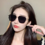 Kính râm mới của phụ nữ nổi tiếng trên mạng cùng một Kính Râm Phân cực Tik Tok Live Nam Giới Thời trang Kính râm kim loại