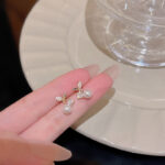 Bông tai lá Zircon siêu nhỏ Đính Kim bạc S925 hoa tai ngọc trai mini đơn giản sang trọng mẫu mới Hàn Quốc