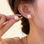 Hoa tai ngọc trai đường vuông đơn giản phong cách hot Hàn Quốc Hoa tai hình học khí chất đa năng sang trọng nhẹ hoa tai phong cách thơm nhỏ